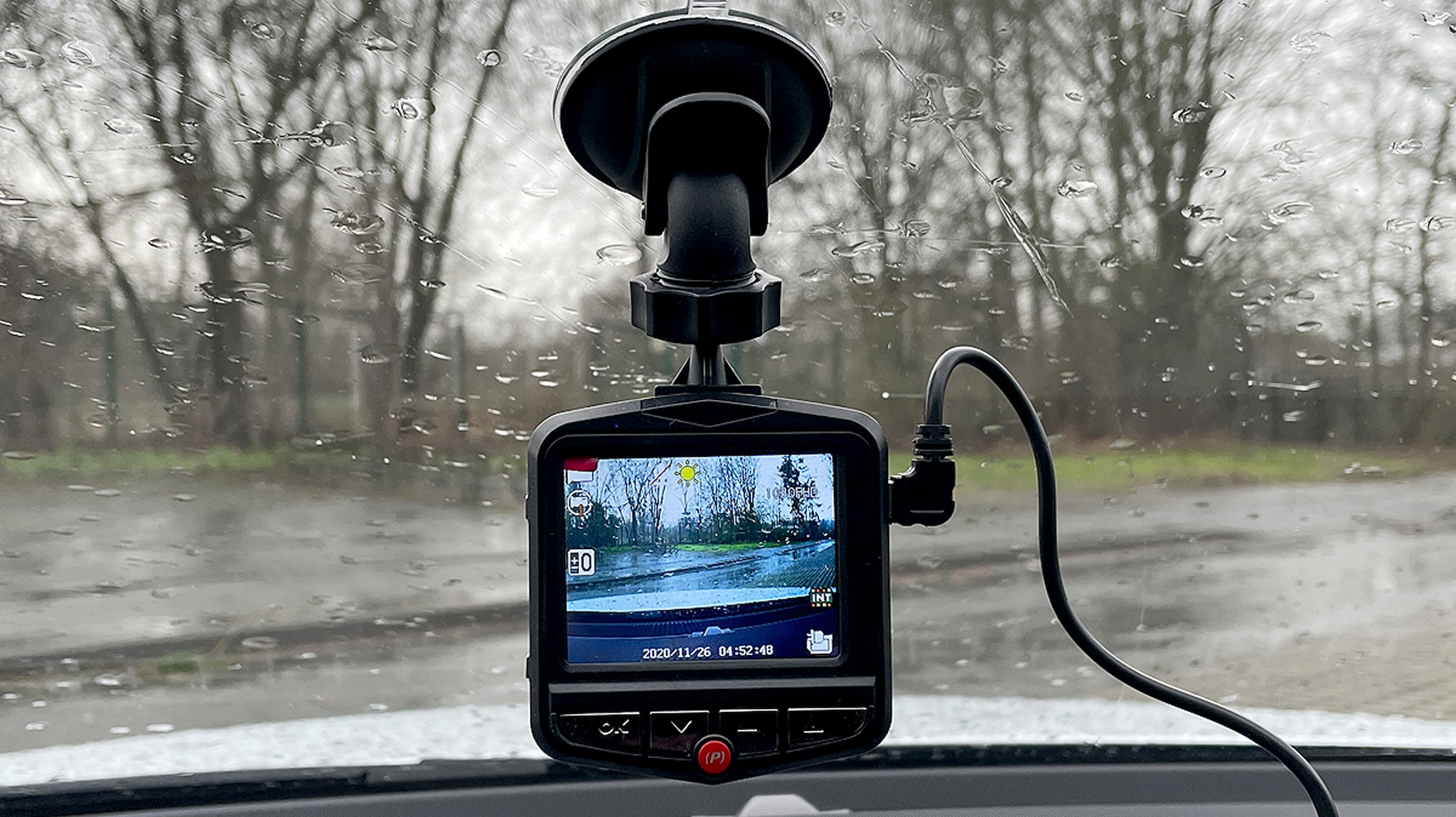 NavGear HD-Dashcam: Schnäppchen-Kamera im Test - AUTO BILD