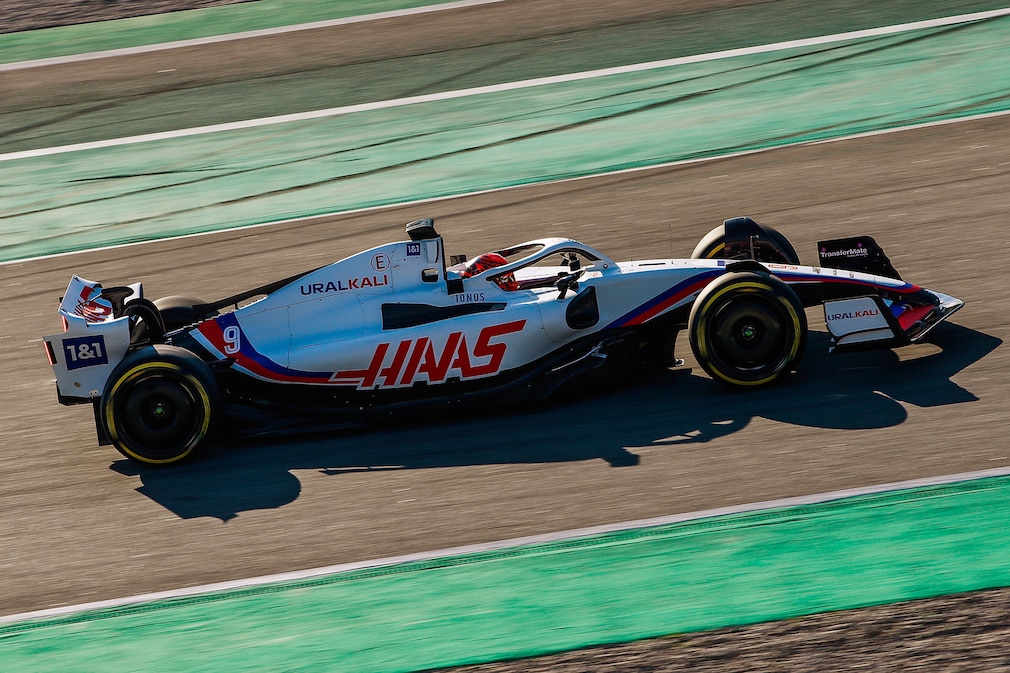 Haas VF-22