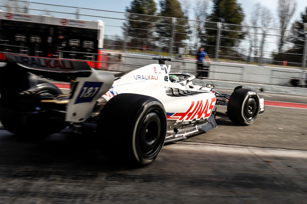 Haas VF-22