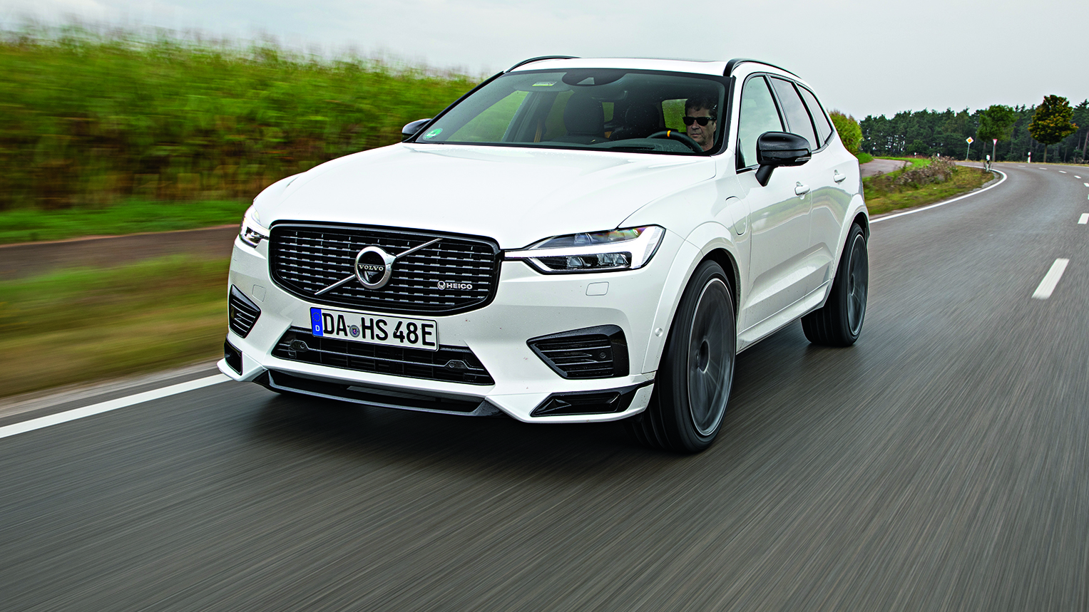 Volvo plug shop in hybrid suv