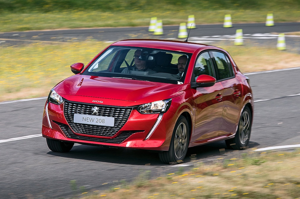 Peugeot e-208