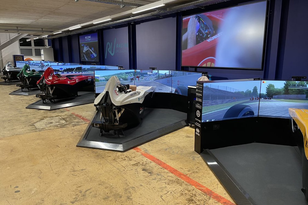 Racing Unleashed Lounge