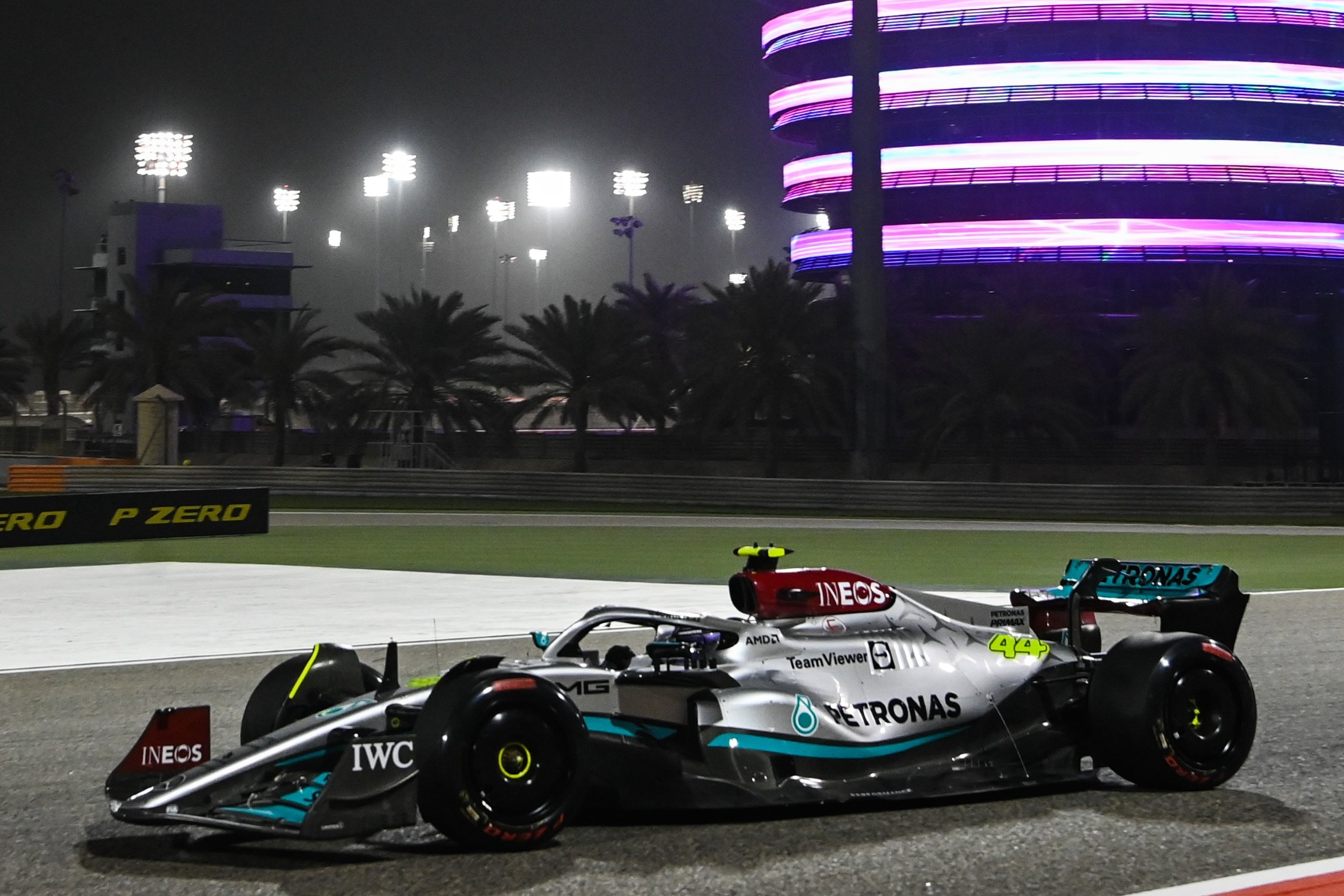 Formel 1 Test in Bahrain Verstappen vorne, Hamilton in Sorge