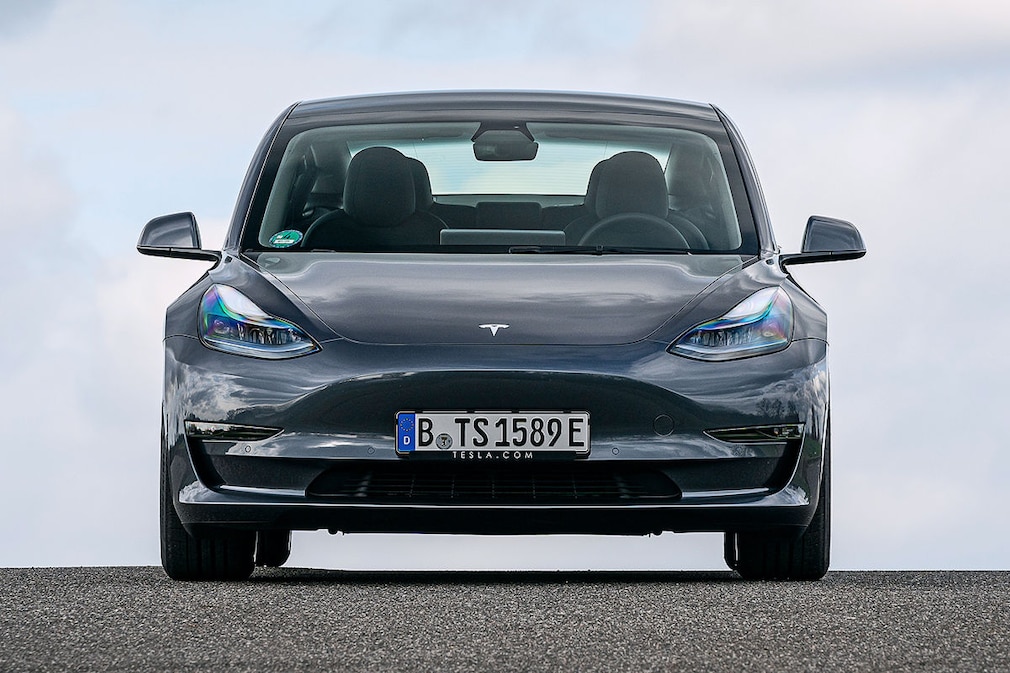 Tesla Model 3 Performance