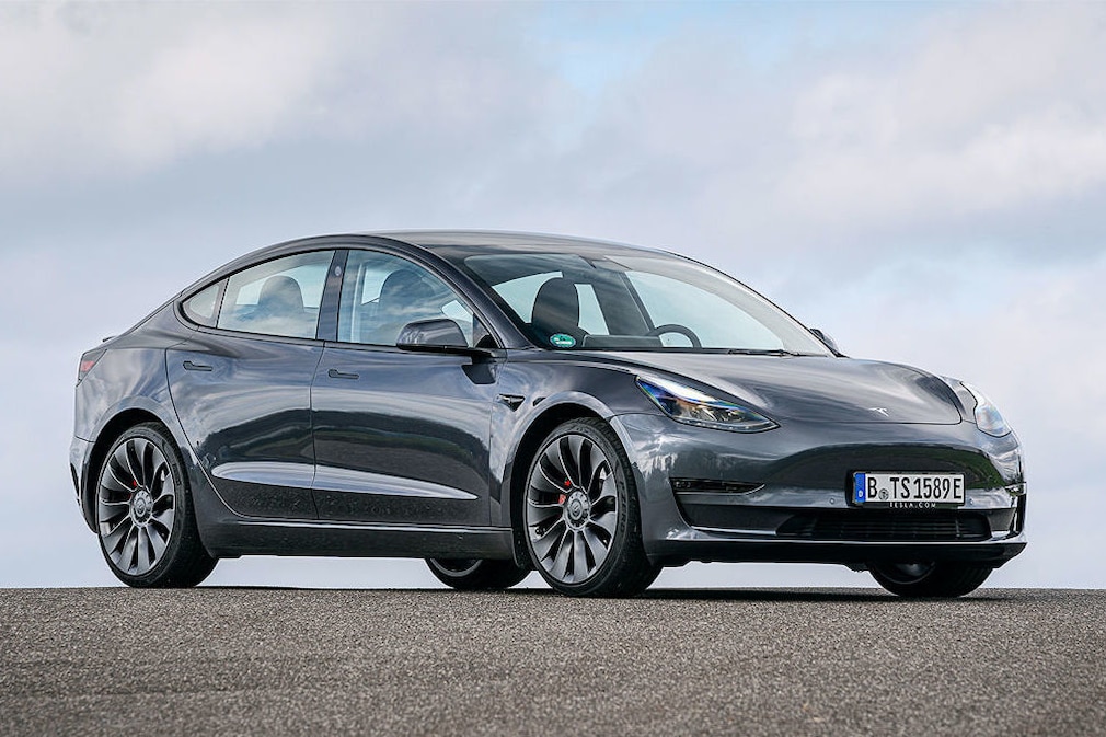 Tesla Model 3 Performance