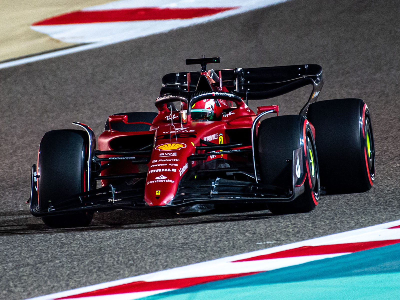 Formel 1 Bahrain Leclerc stellt Ferrari auf Pole