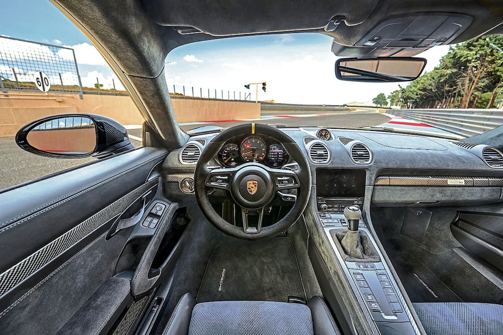 Porsche 718 Cayman GT4 RS