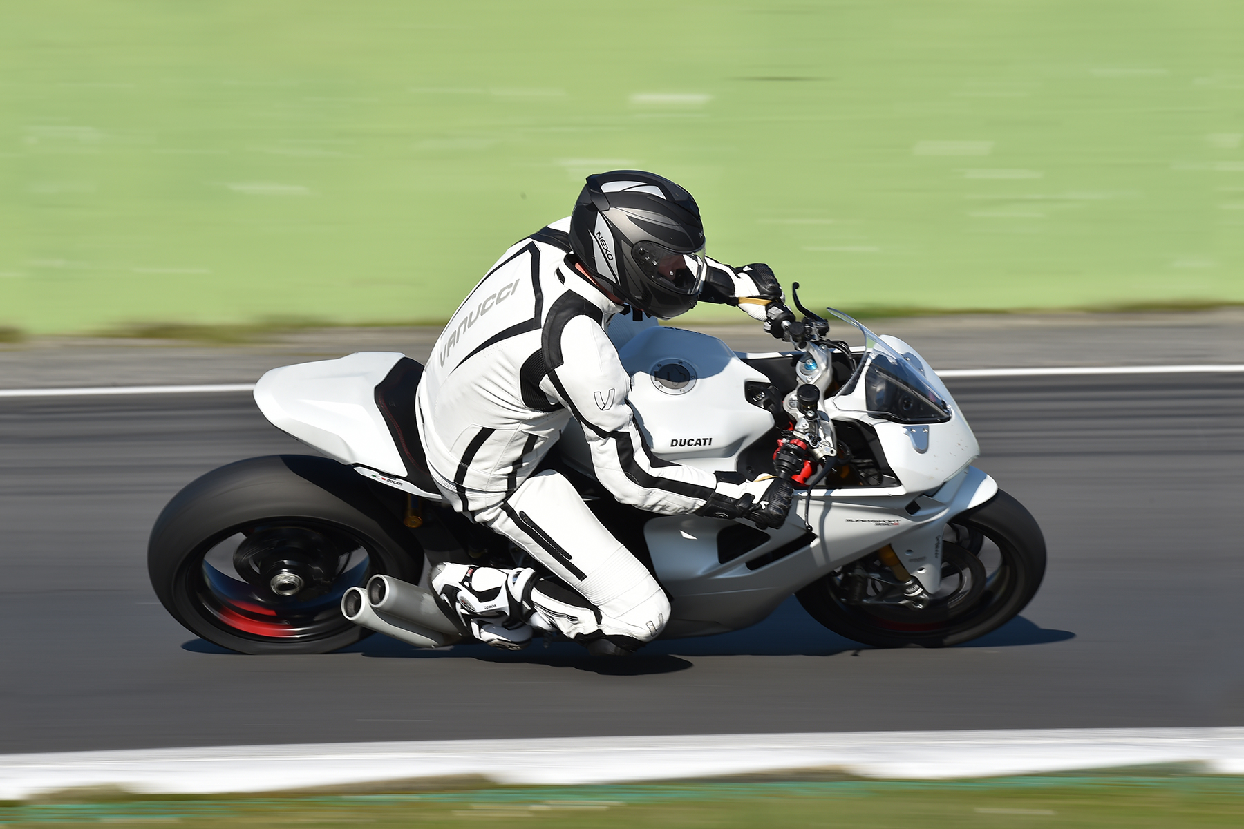 Ducati SuperSport 950 S im Rundkurs-Check - AUTO BILD