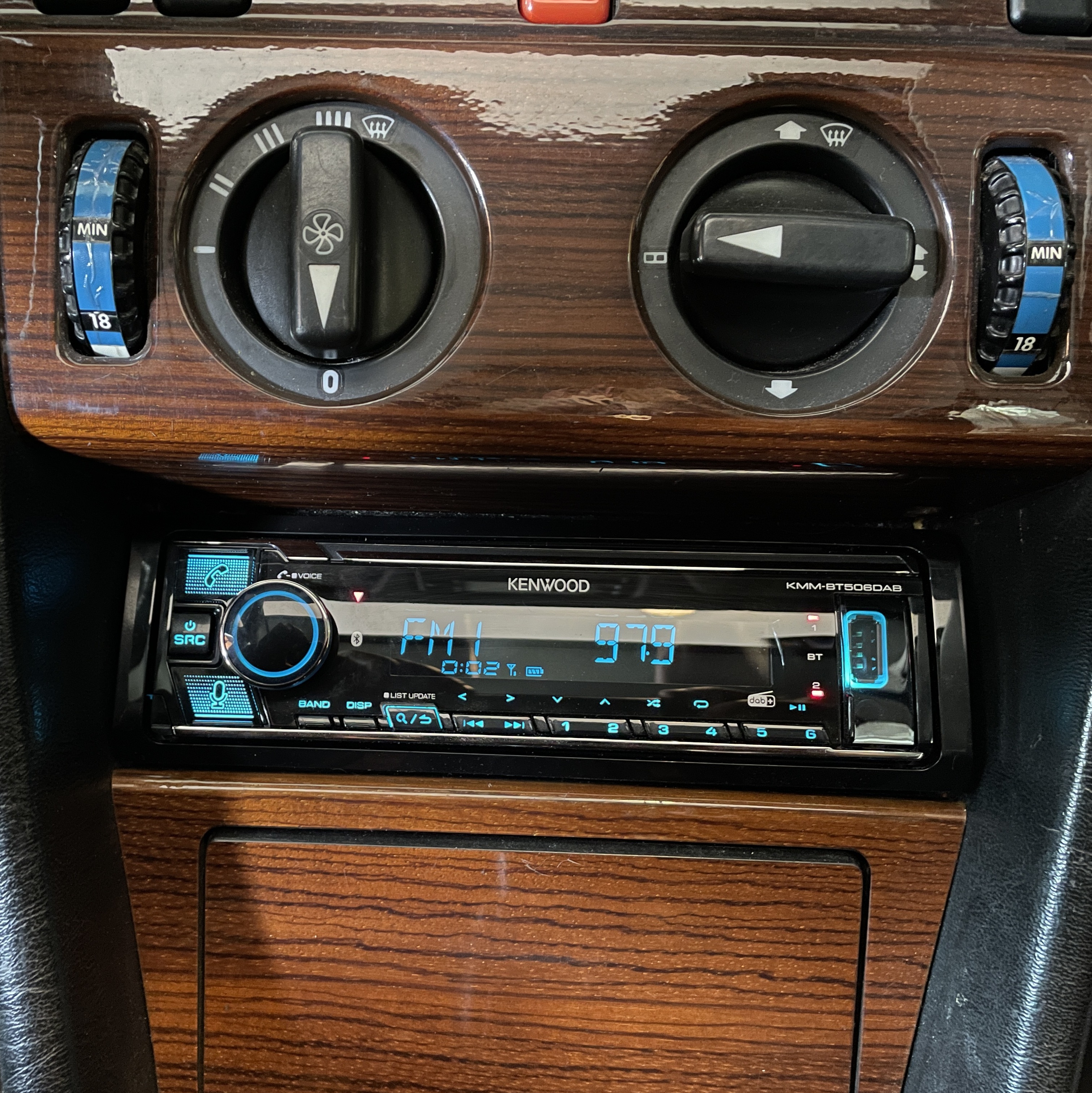 Monsteraudio - Kenwood KMM-BT506DAB DAB+ Autoradio mit DAB Antenne Bluetooth  MP3 USB & AUX-IN (ohne CD)