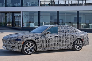 BMW i7