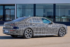 BMW i7