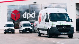 Mercedes-Benz Vans übergibt 150 eSprinter an DPD