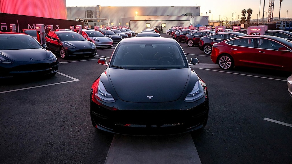 Tesla Model 3 Tesla Model 3