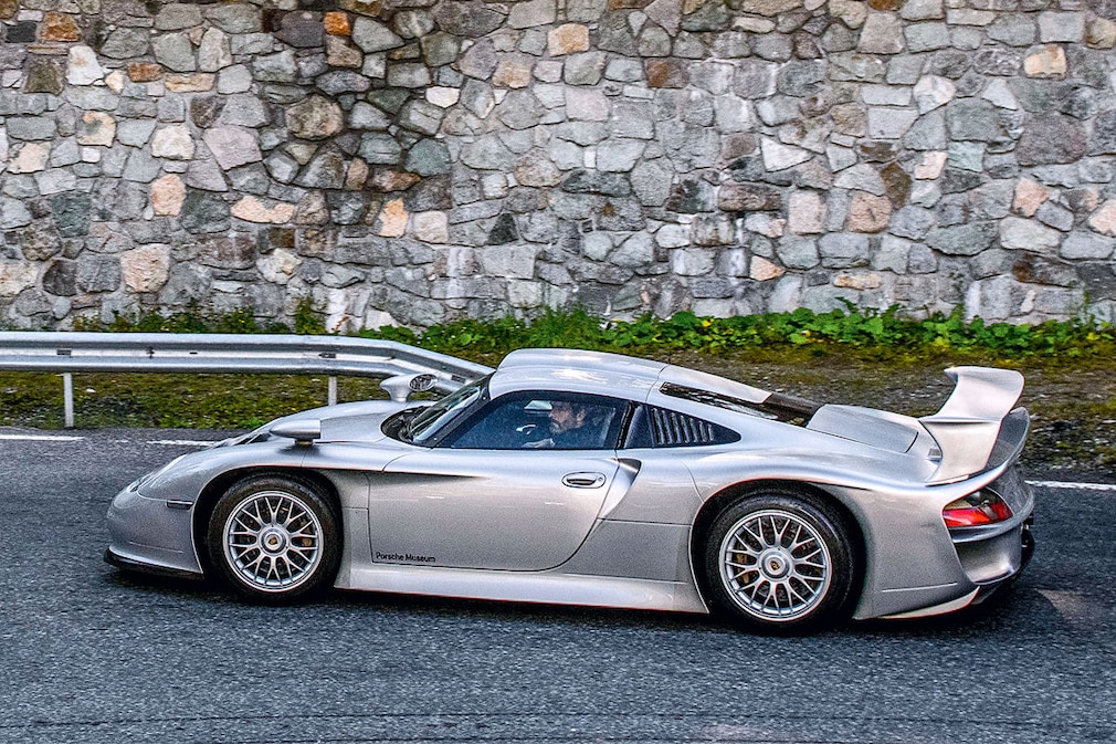 Porsche 911 GT1 /97