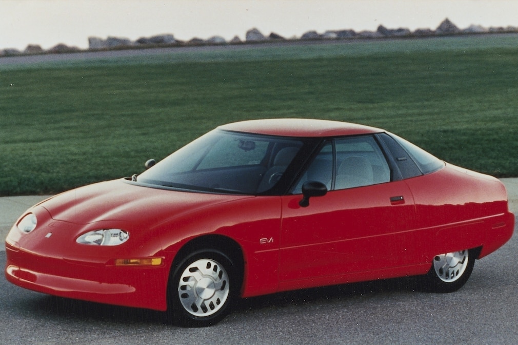 General Motors EV1 stehend schräg von vorn