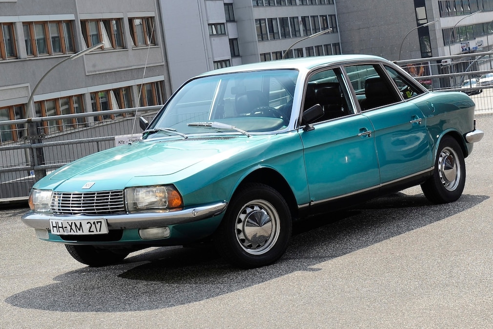 NSU Ro 80 stehend schräg von vorn