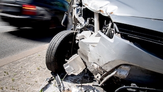 Blechschaden Unfall Auto - KFZ-Versicherung