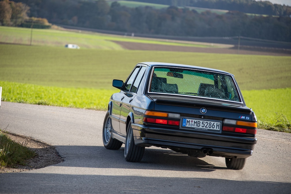 BMW M5 E28