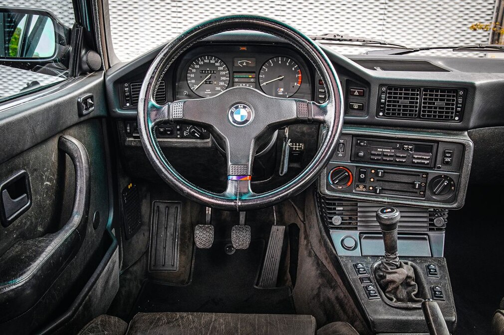 BMW M5 E28