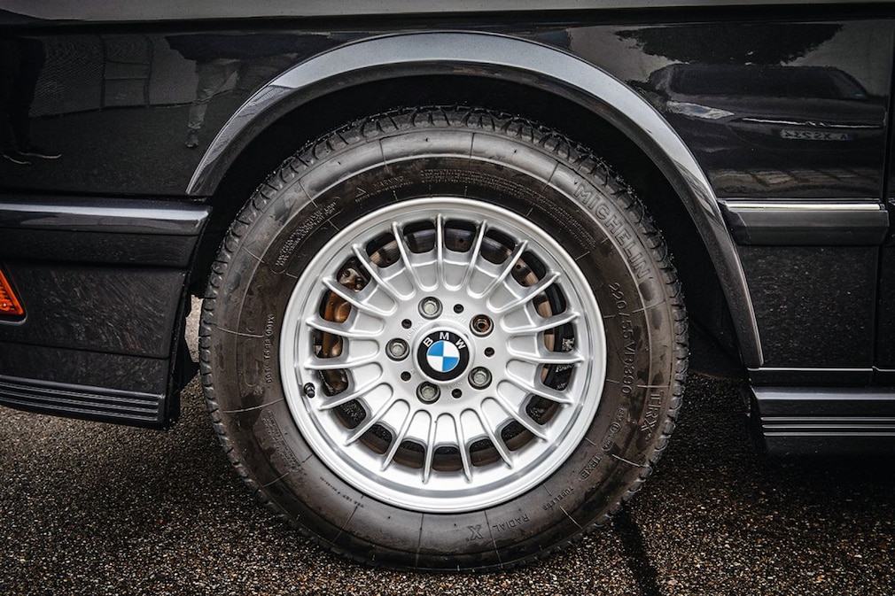 BMW M5 E28