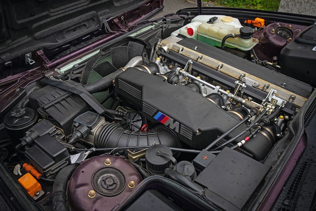 BMW M5 E34