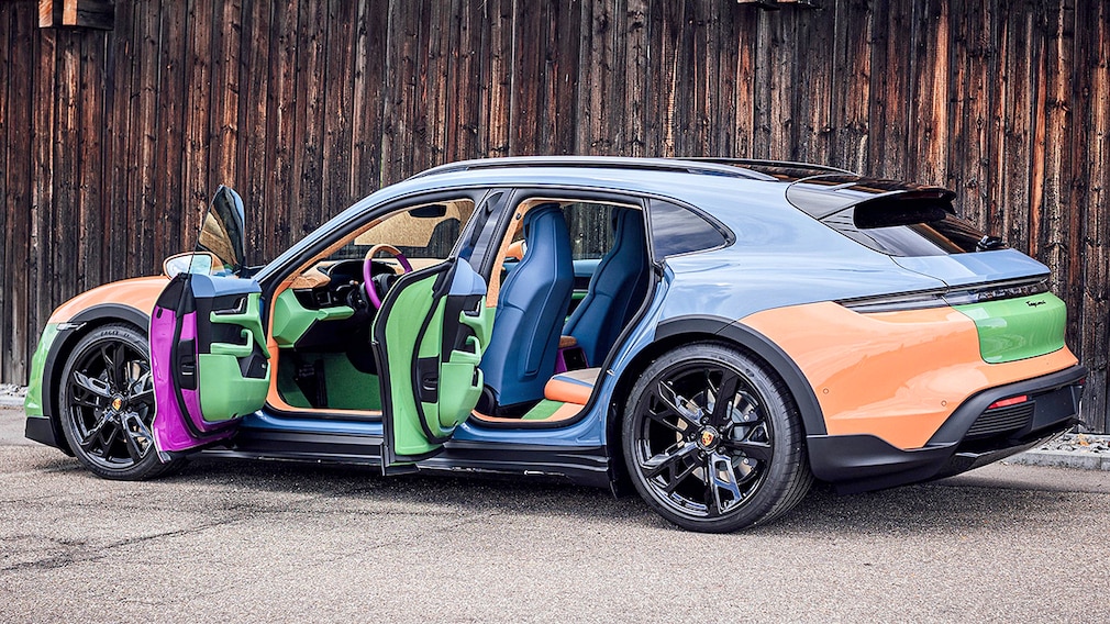 Taycan 4 Cross Turismo - Sneaker-Design trifft auf Elektrosportler Taycan 4 Cross Turismo - Sneaker-Design trifft auf Elektrosportler