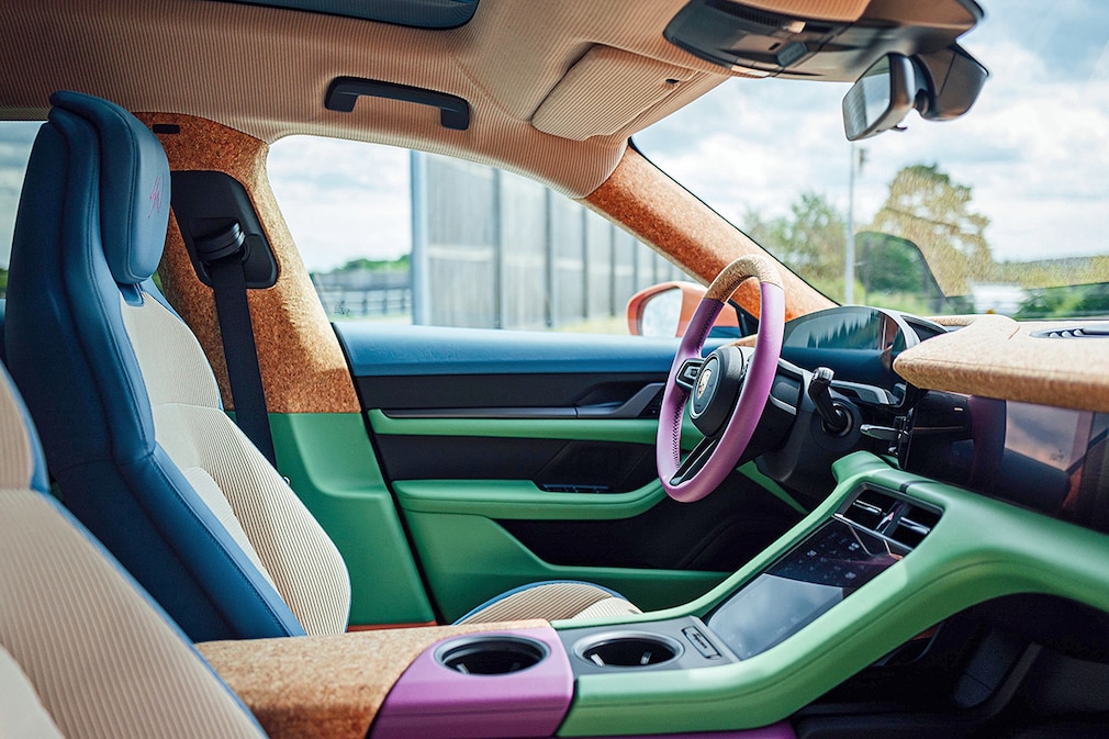 Taycan 4 Cross Turismo - Sneaker-Design trifft auf Elektrosportler