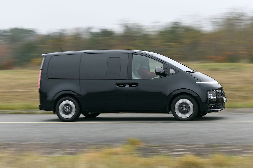 Hyundai Staria 2.2 CRDi
