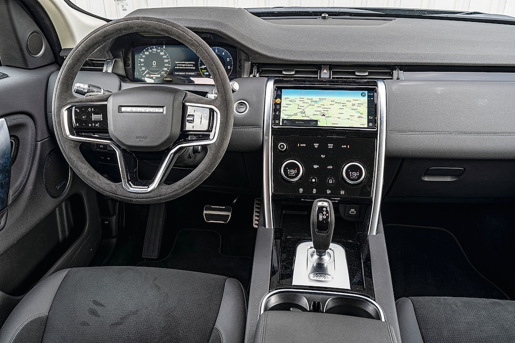 Land Rover Discovery Sport P300e Land Rover Discovery Sport P300e
