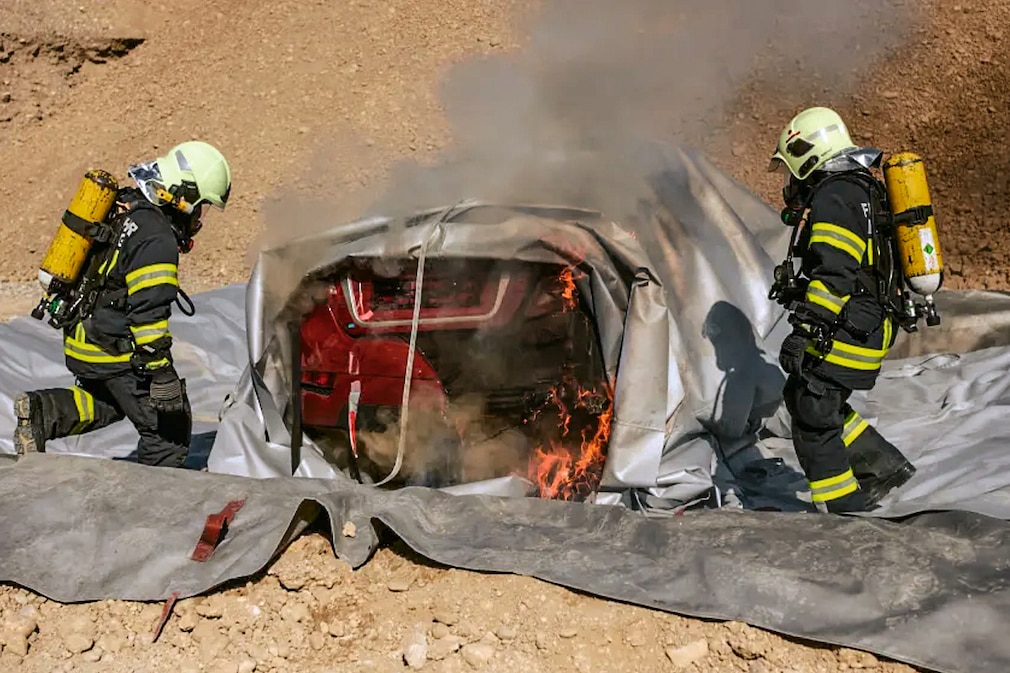 E-car fire blanket E-car fire blanket