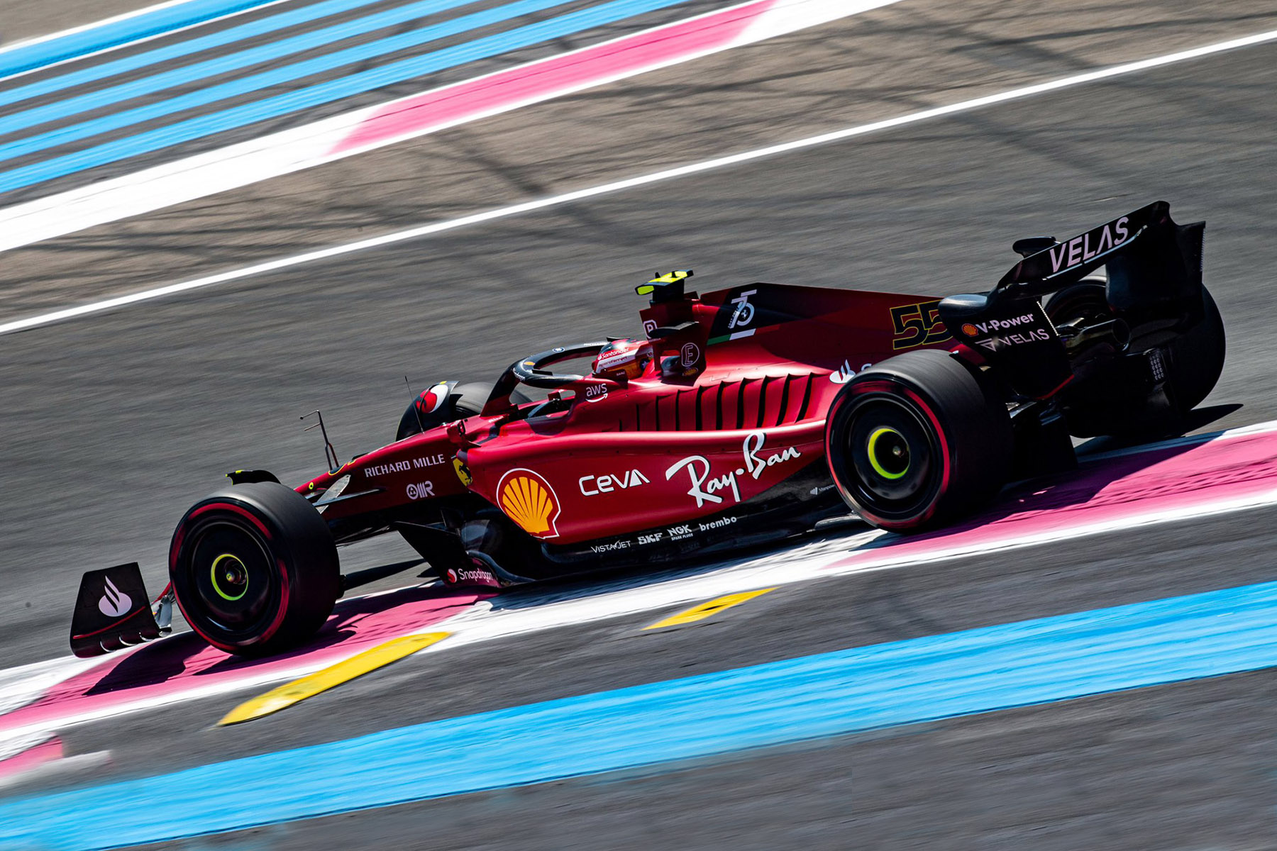 Formel 1 Ferrari in Frankreich stark, aber Grid-Strafe für Sainz