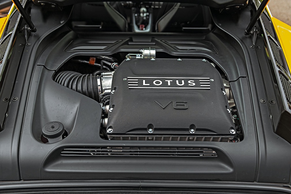 Lotus Emira V6 First Edition 