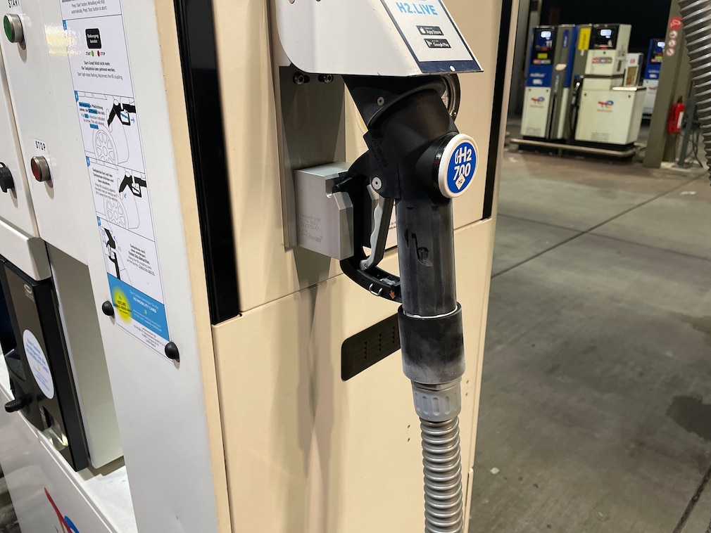 Wasserstoff-Tankstelle mit Zapfsäule für H2