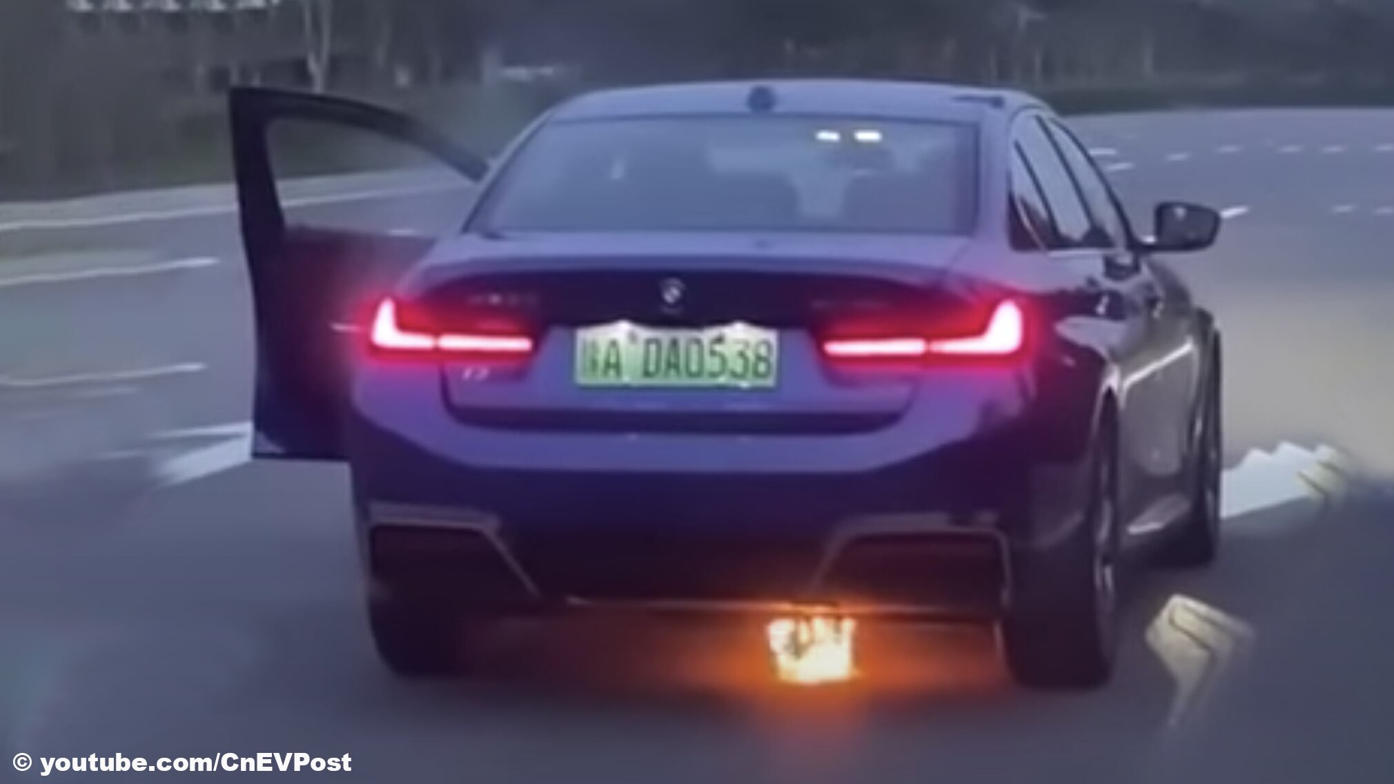 BMW-i3-2022-China-E-Auto-Feuer-Hier-kokelt-es-unterm-elektrischen-China-3er