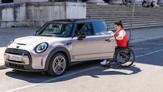 Mini Cooper SE behindertengerecht