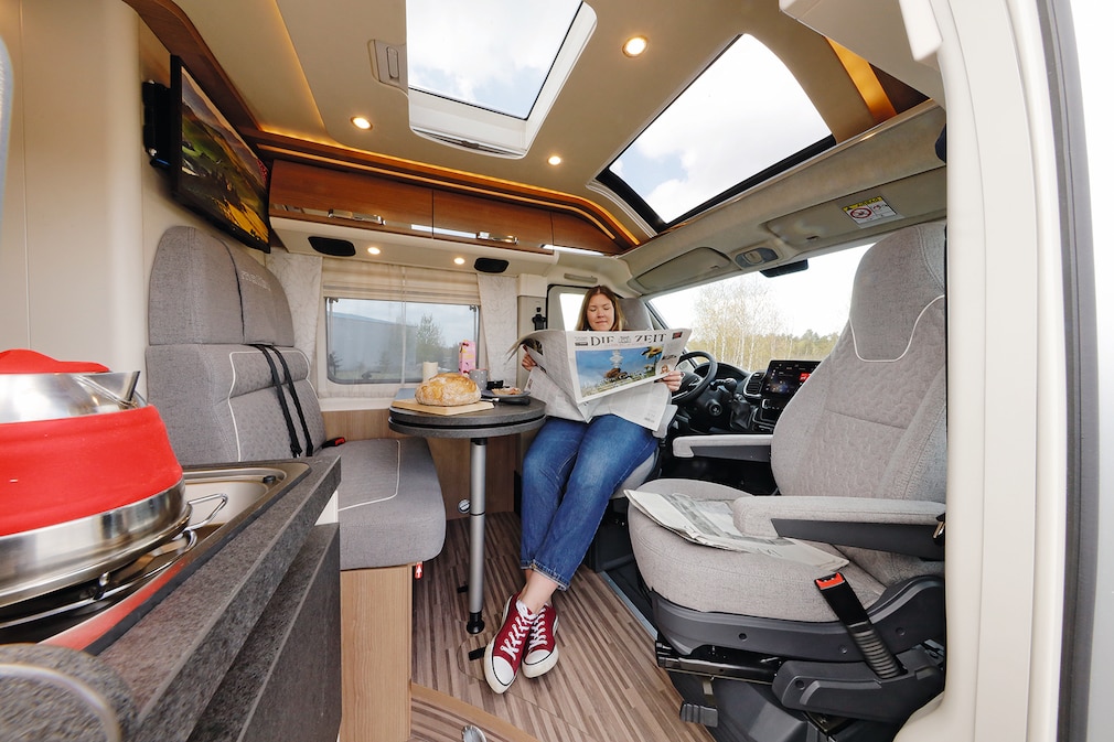 Malibu Van Charming GT Skyview 640 LE Malibu Van Charming GT Skyview 640 LE