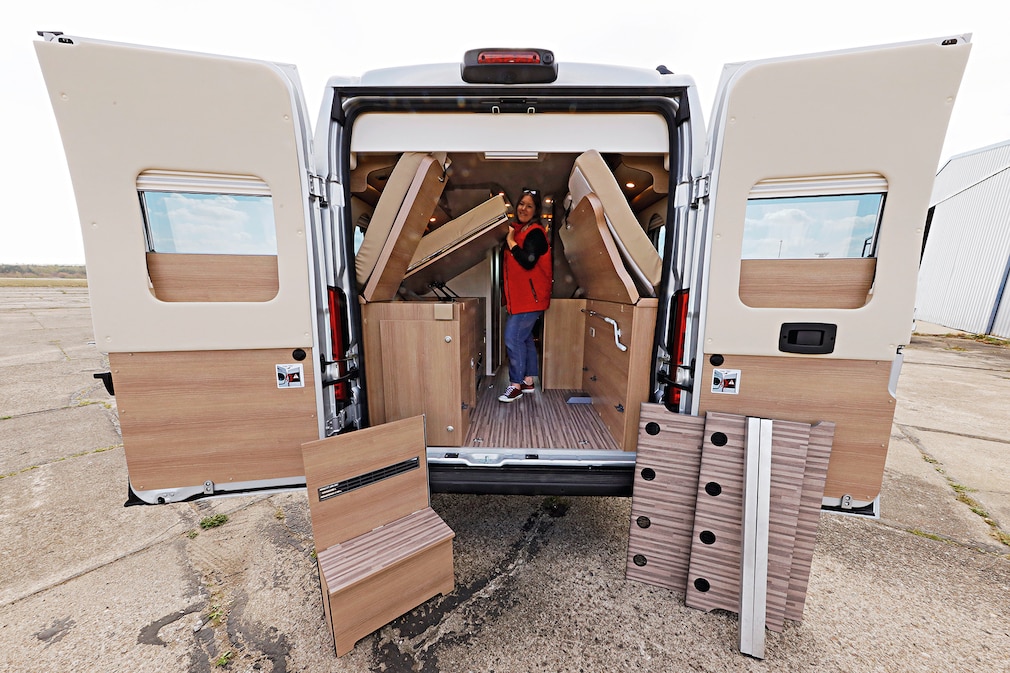 Malibu Van Charming GT Skyview 640 LE Malibu Van Charming GT Skyview 640 LE