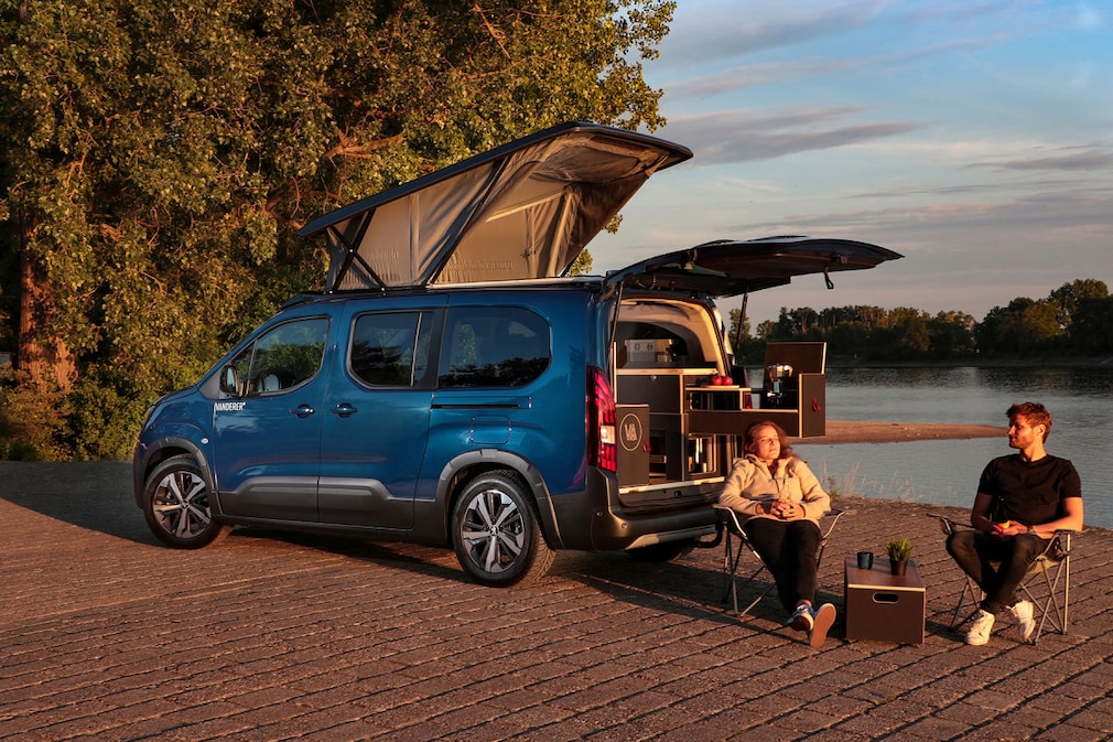 Peugeot e-Rifter Vanderer: der Camper mit Elektroantrieb im Test - AUTO ...