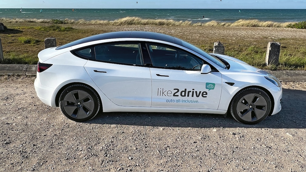 Tesla Model 3 Tesla Model 3