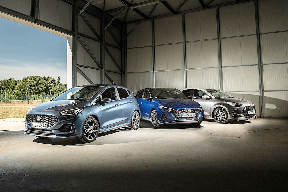 Hyundai i20 1.0 T-GDI 48V   Toyota Yaris 1.5 VVT-i    Ford Fiesta 1.0 EcoBoost Hybrid