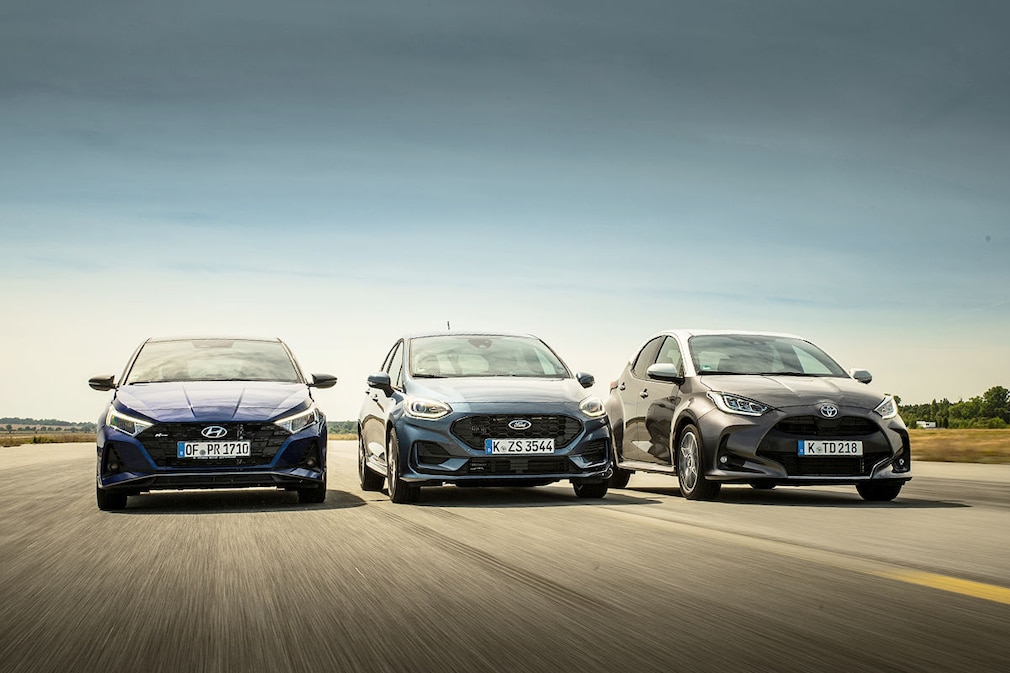 Hyundai i20 1.0 T-GDI 48V   Toyota Yaris 1.5 VVT-i    Ford Fiesta 1.0 EcoBoost Hybrid