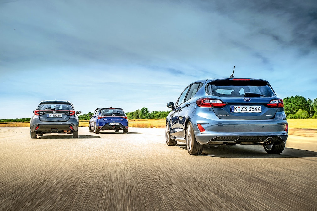 Hyundai i20 1.0 T-GDI 48V   Toyota Yaris 1.5 VVT-i    Ford Fiesta 1.0 EcoBoost Hybrid