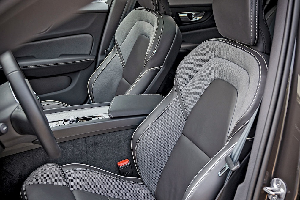 Volvo V60 Cross Country B4 AWD