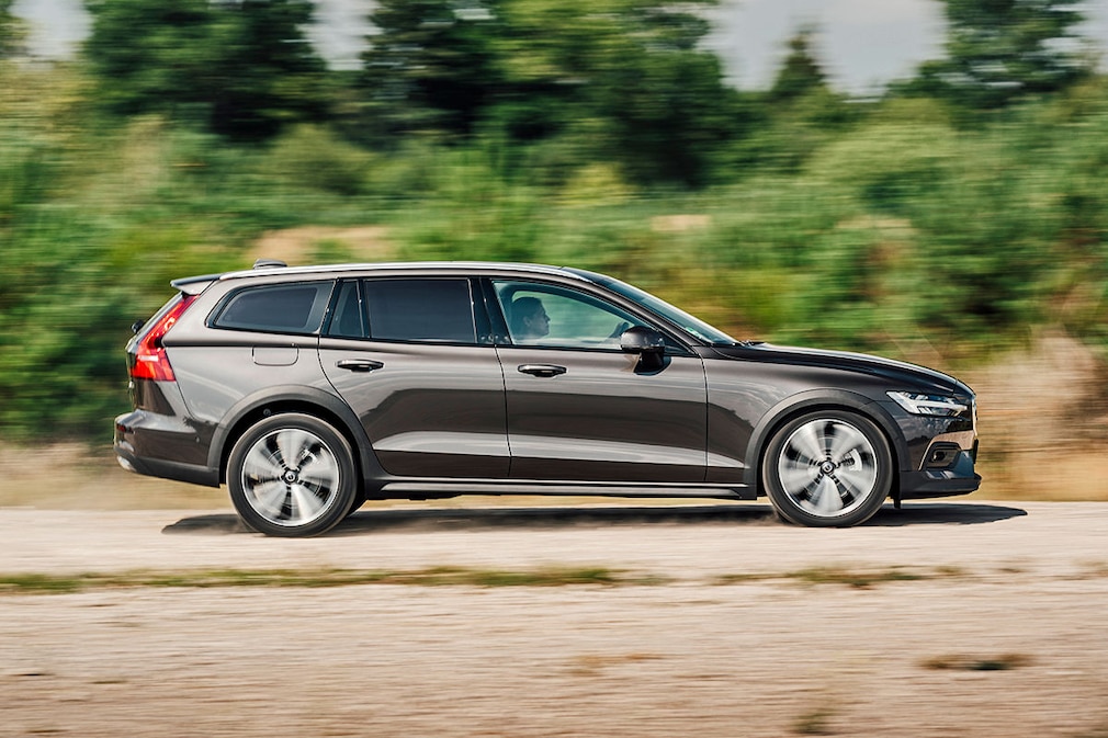 Volvo V60 Cross Country B4 AWD