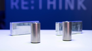 Innovative BMW Batteriezellen im Rundformat - symbolhafte Zelle
