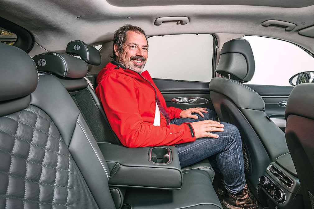 Genesis Electrified GV70