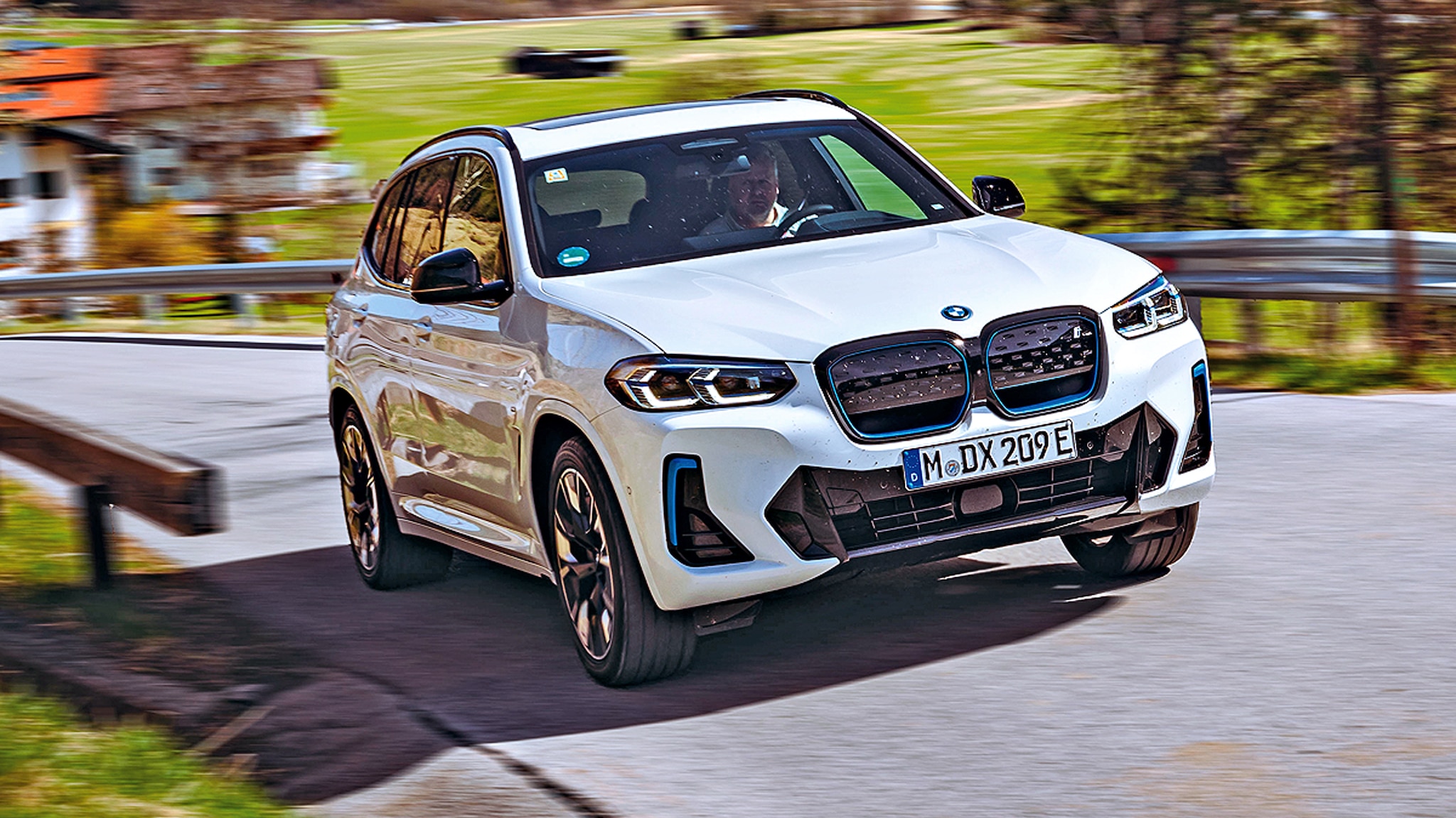 BMW iX3 M Sport im AUTO BILD-Dauertest - AUTO BILD