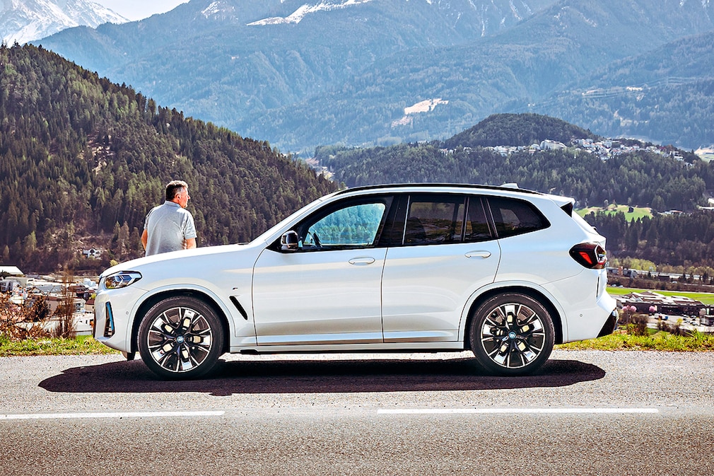 BMW iX3