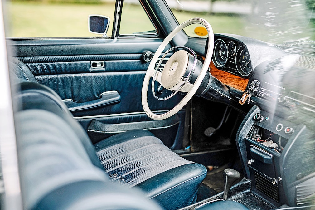 Mercedes 250 CE
