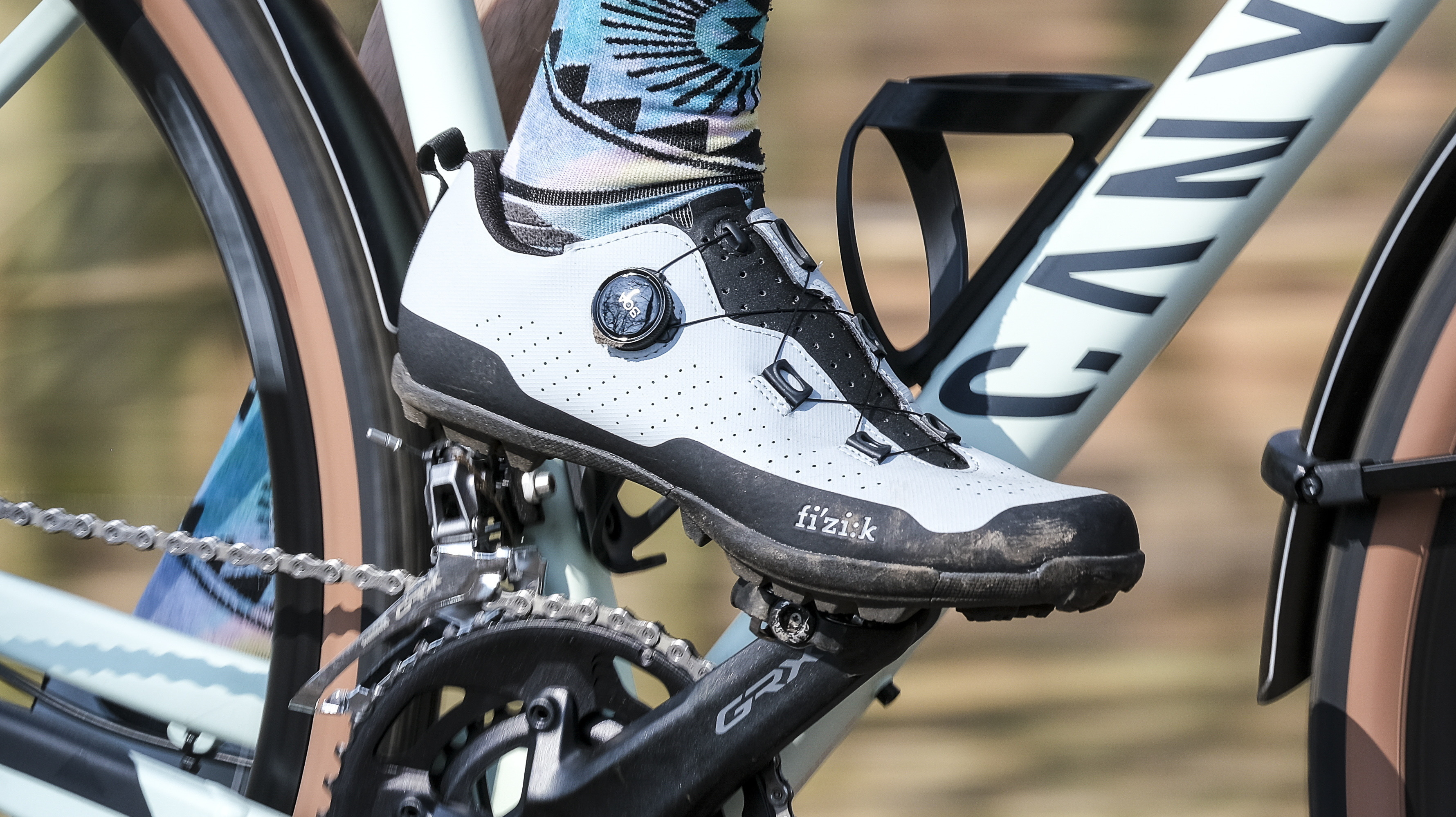 Im Test: Gravelbike-Fahrradschuhe - AUTO BILD